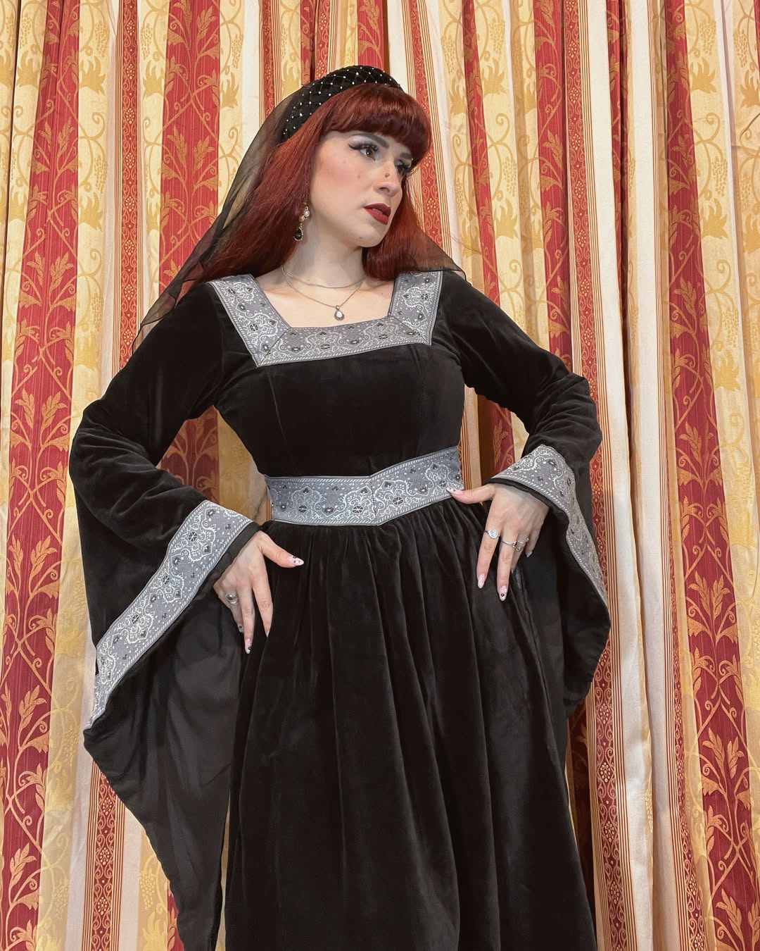 almost feel like i live in a medieval fantasy while wearing these. ✨🏰~ the last 3 dresses of th (2)